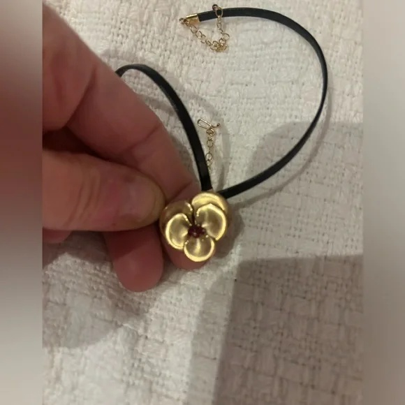 Annette Ferdinandsen Choker - Picture 2 of 5